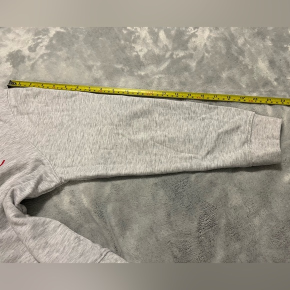 ***π3 for $35./NWOT French Connection light heather grey sweat shirt, red Love. - Picture 9 of 11